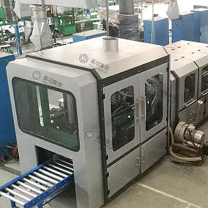Automatic tube battery casting and welding assembly line